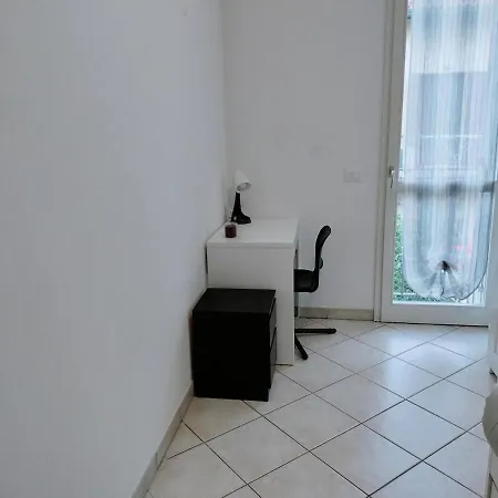 Posizione Con Posto Auto E Giardino Lejlighed *